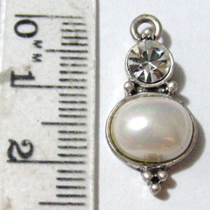 20mm x 10mm Pendant/Earring Base - Pearl/Diamante (each)